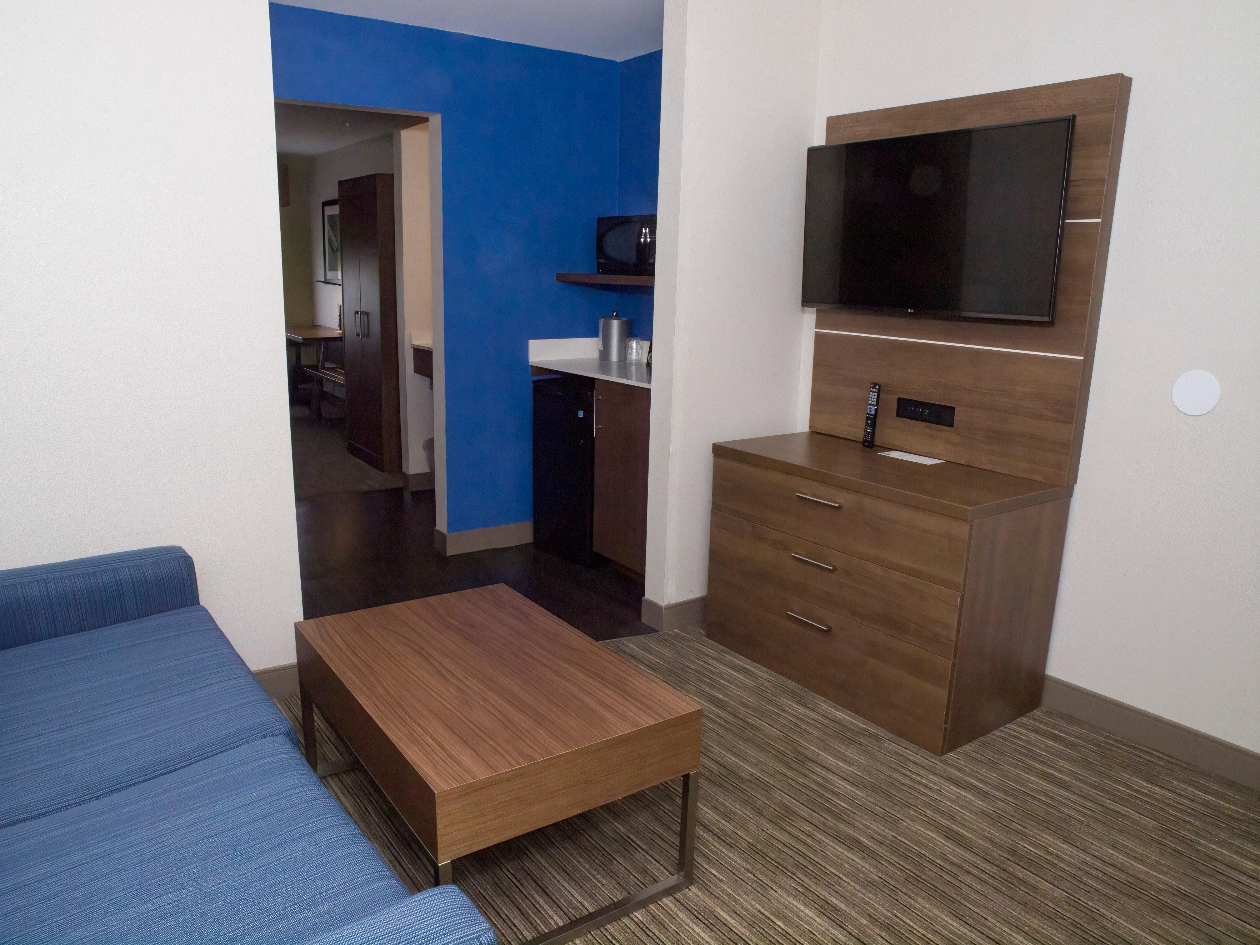 Holiday Inn Express Hotel & Suites Madison By Ihg Exterior photo